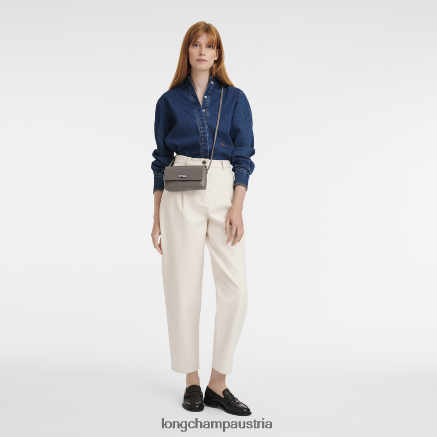 Lederwaren bei Longchamp Frauen Roseau Essential Clutch grau 2008BJ11